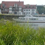 Apartmenthaus Rosenflair * Schönebeck